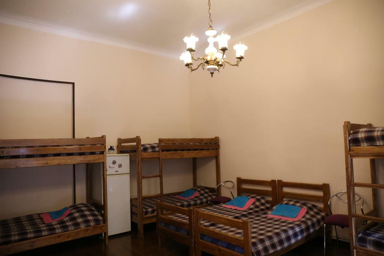 Private Rooms In The City Center - Chonqadze 9 تبليسي المظهر الخارجي الصورة